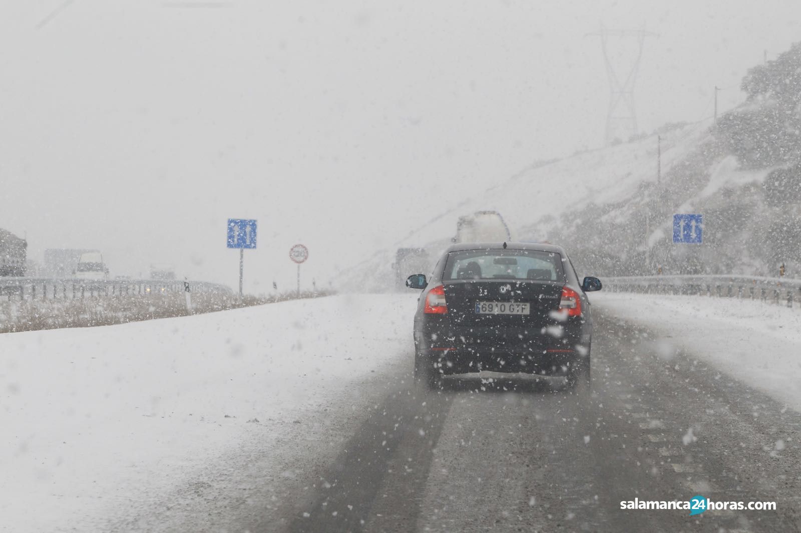  Nieve carretera tráfico (5) 