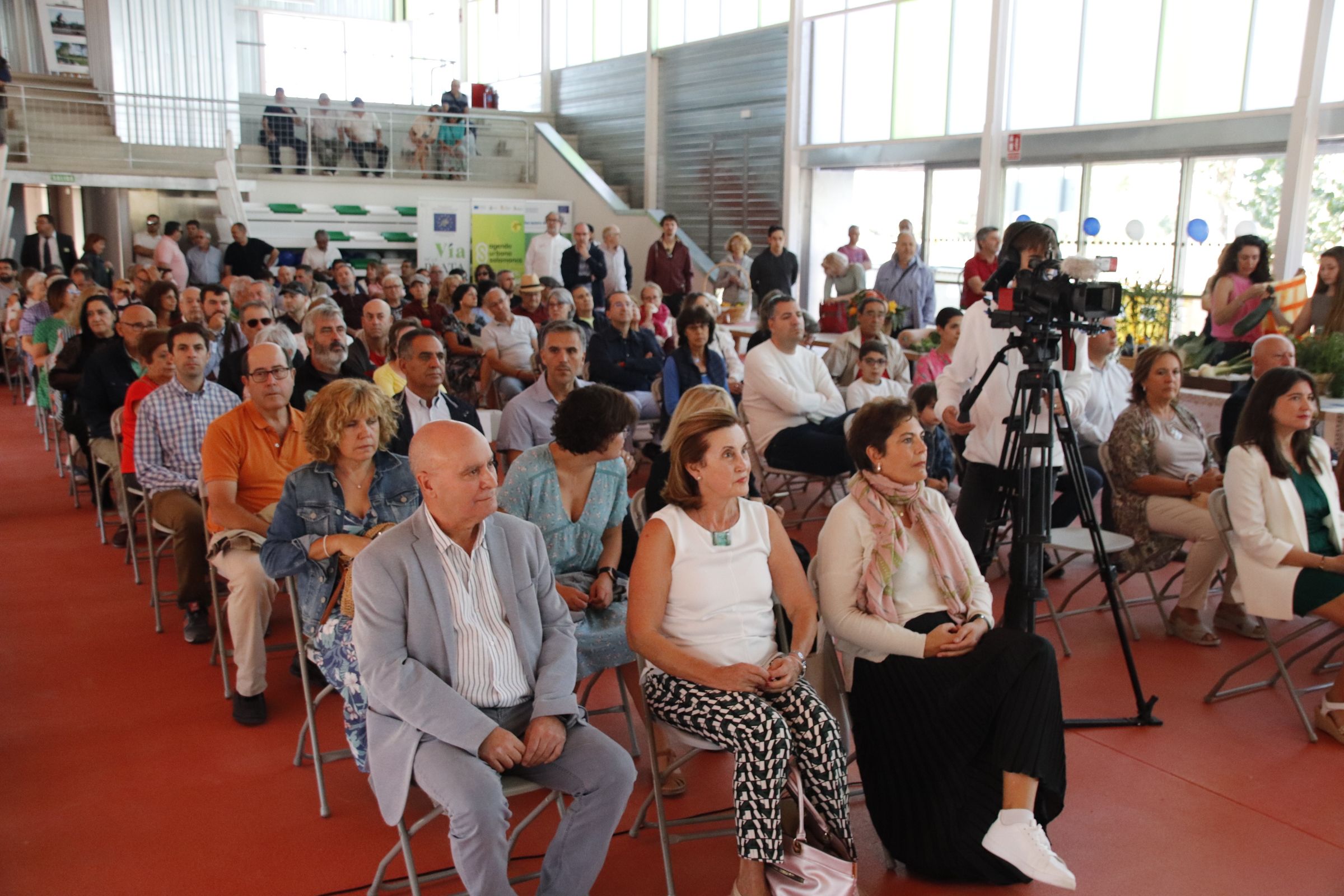 Miembros de la Corporación Municipal participan en la apertura de la Lonja de los Huertos Urbanos