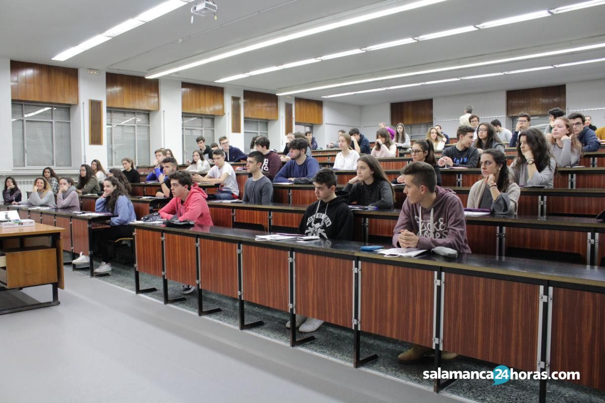 Alumnos Examen Profesores Universidad Ciencias Químicas (4) 