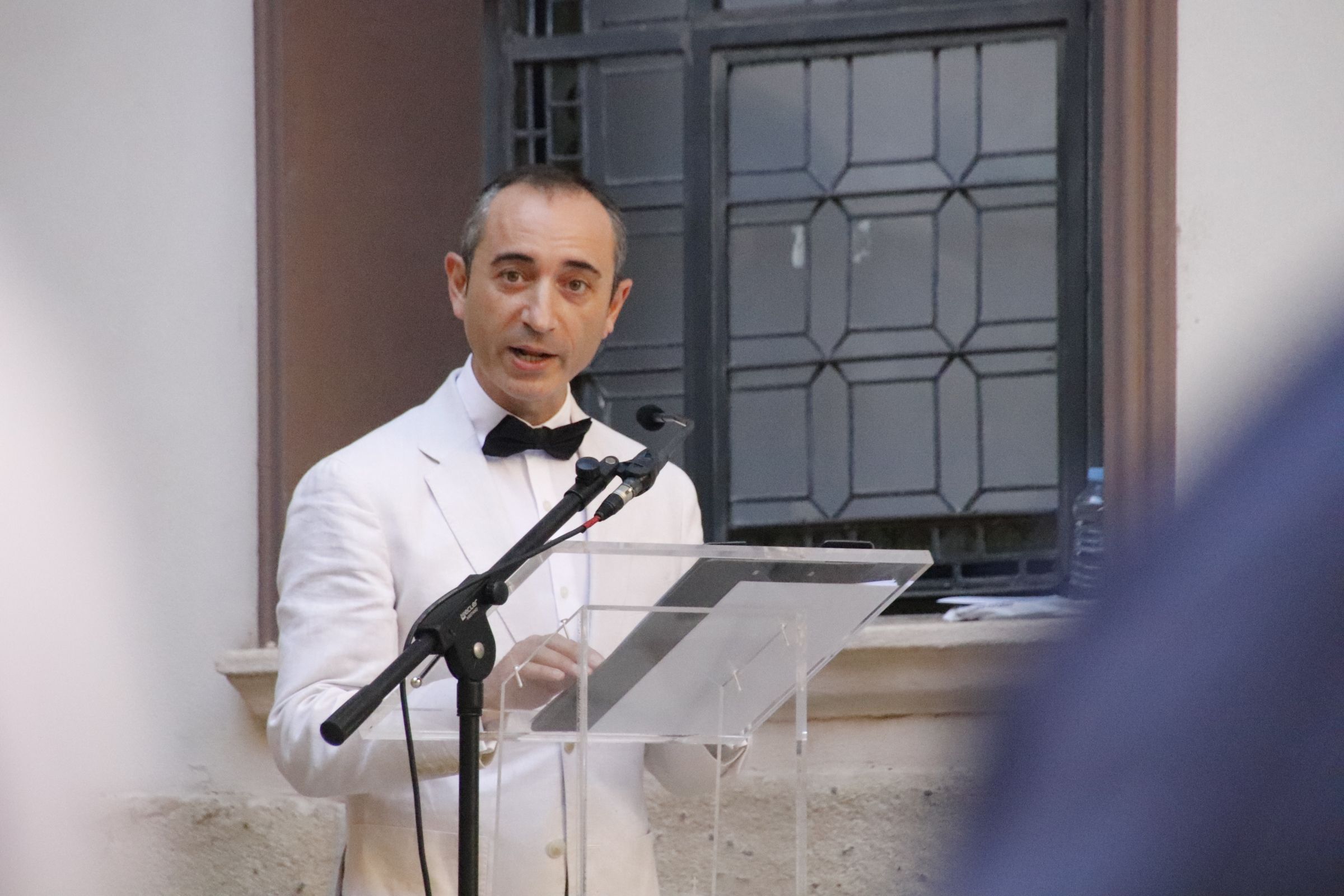 David Mingo, clausura el proyecto expositivo “Mar de Encinas” y asiste al concierto de clausura que ofrecerá la pianista María Guerras.