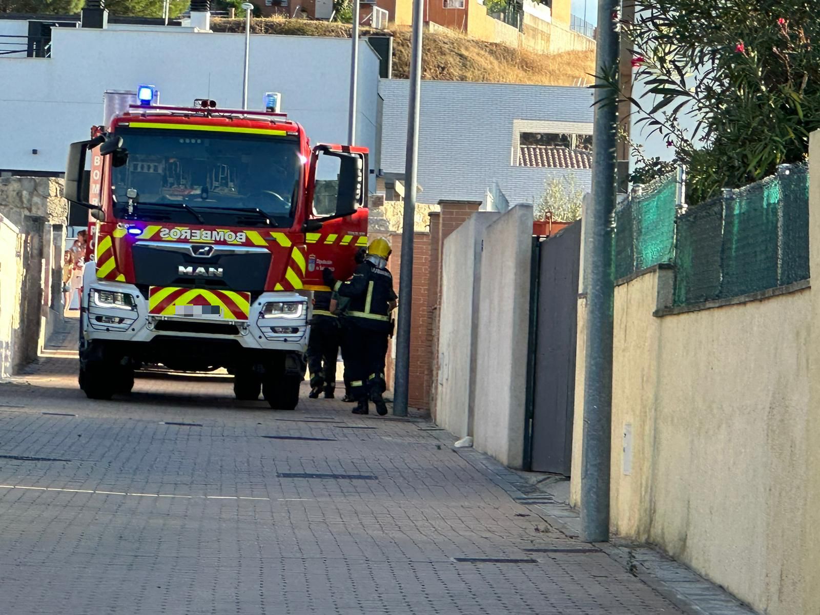 incendio vivienda en Ana María Matute (Villamayor) (9)