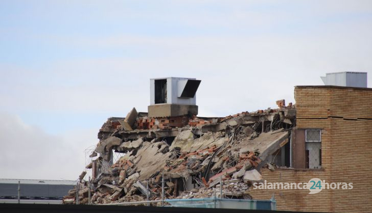 GALERÍA | Avanzan las obras de demolición del Hospital Clínico de Salamanca