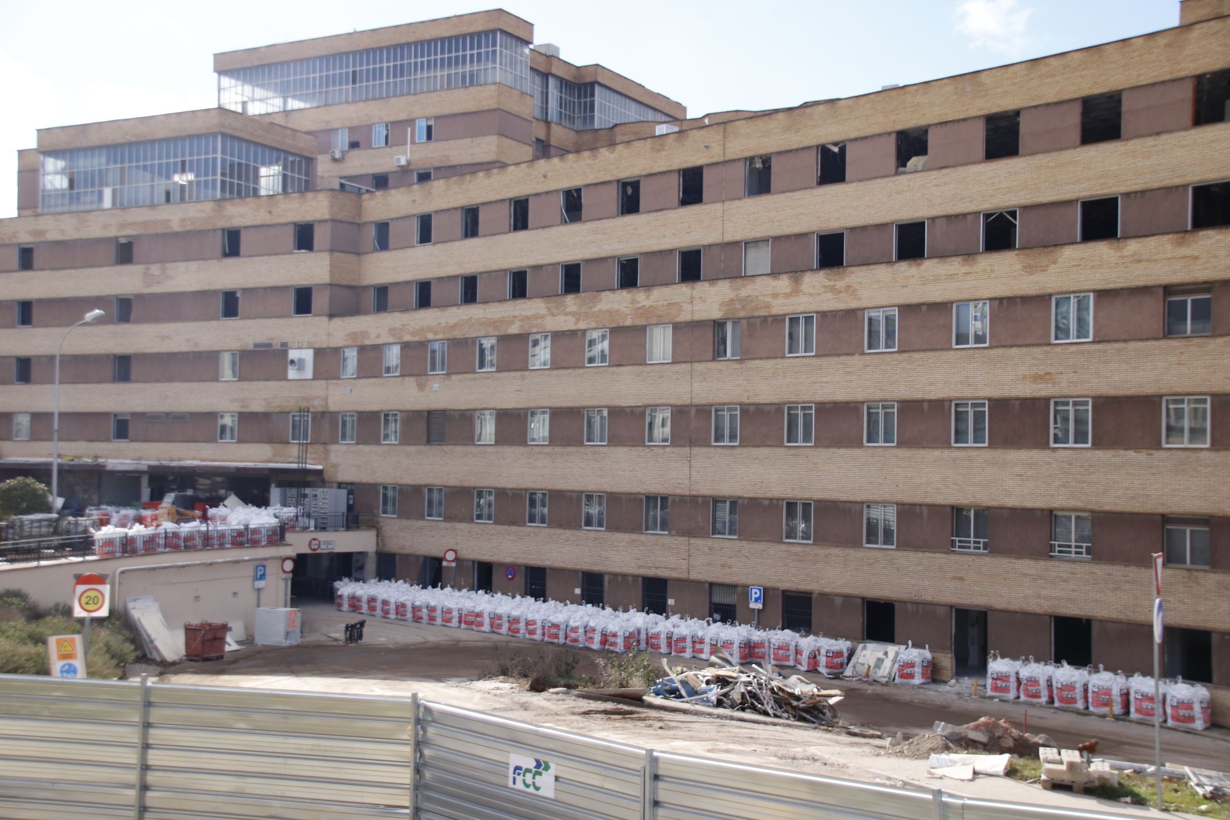 Demolición Hospital Clínico 