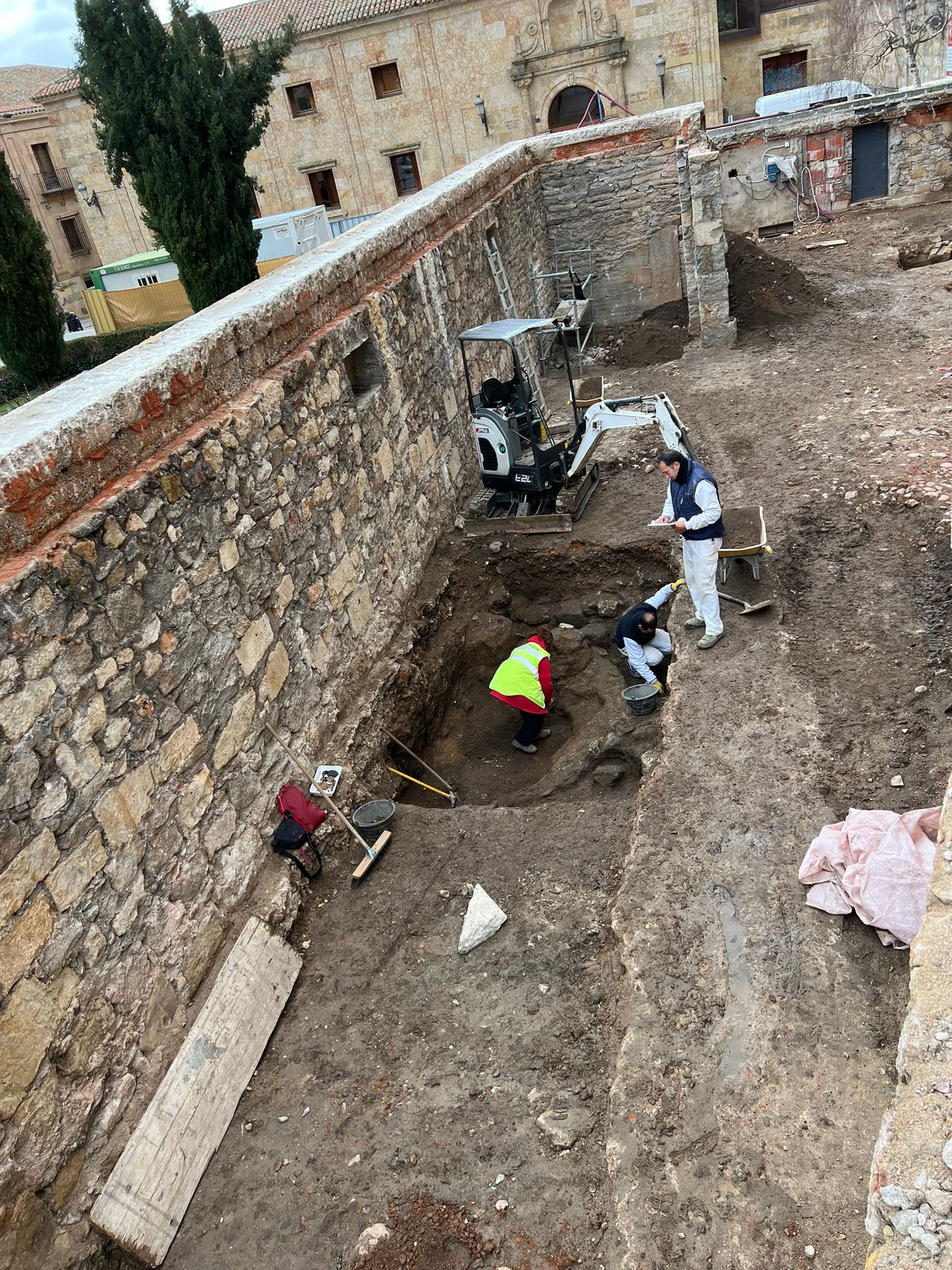 Trabajos para reformar el atrio de la Catedral Nueva de Salamanca  (4)