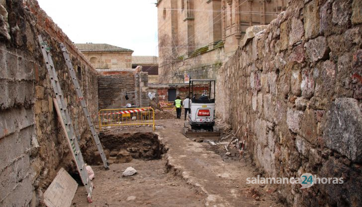 Trabajos para reformar el atrio de la Catedral Nueva de Salamanca  (18)