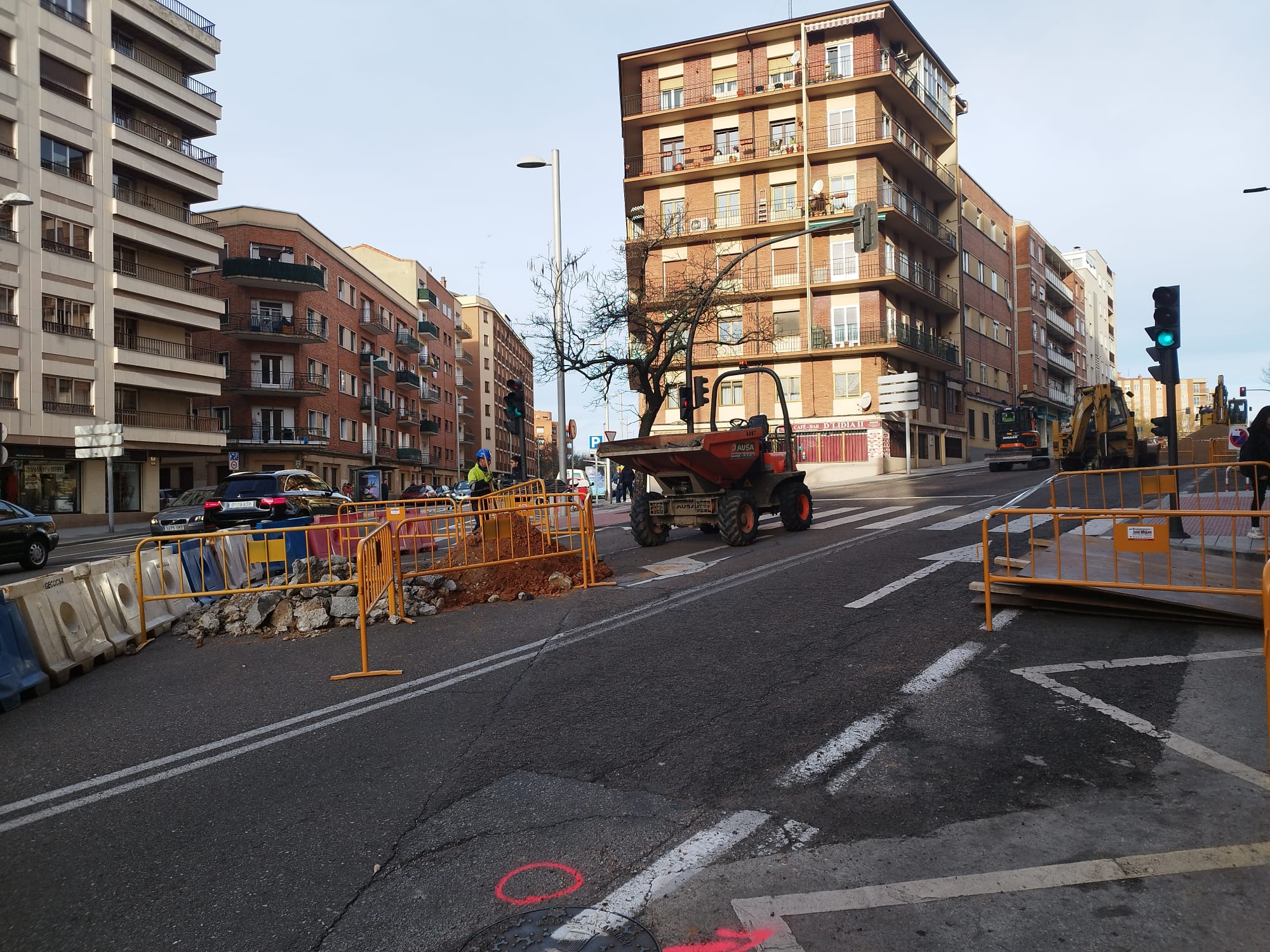 Cortada la Carretera de Ledesma por obras de urbanización