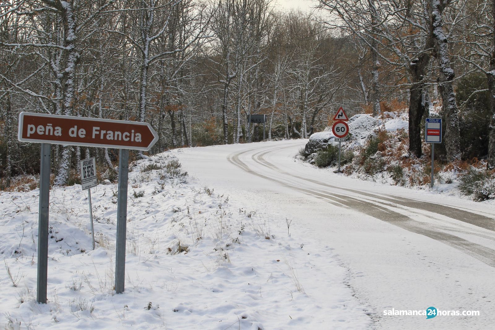  Nieve Sierra de Francia. Foto de archivo