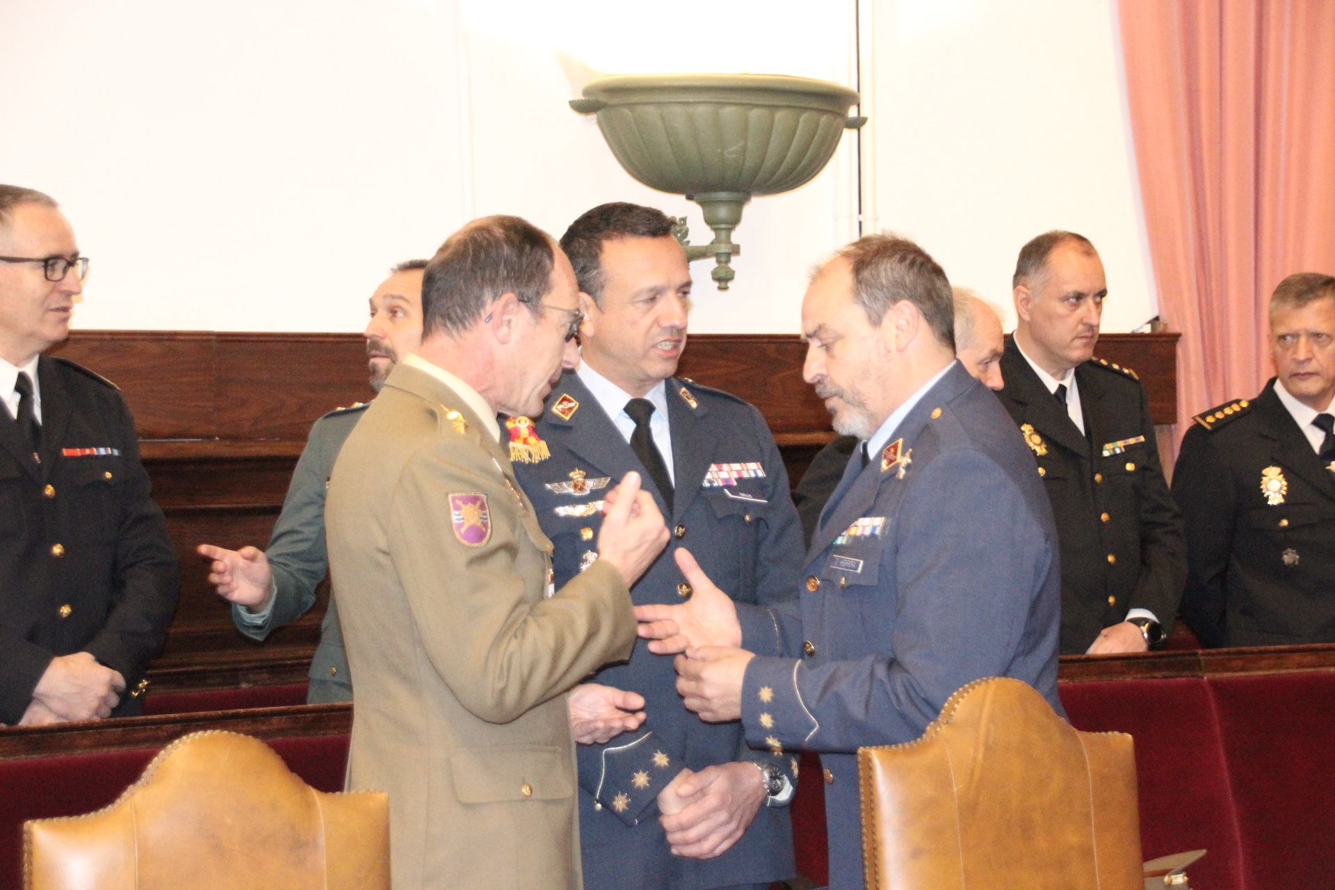 Medalla de la Universidad a las Fuerzas Armadas y a las Fuerzas y Cuerpos del Estado