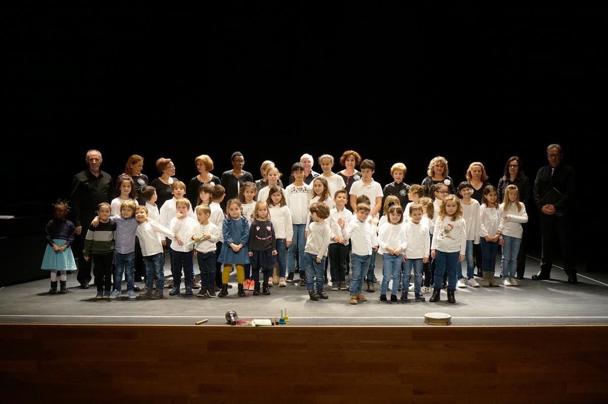  Concierto de Navidad en la Escuela Municipal de Musica de Villares (15) 