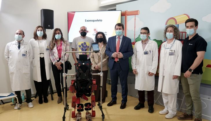 El exoesqueleto que estrena Castilla y León capaz de devolver la "sonrisa" a niños con daño cerebral