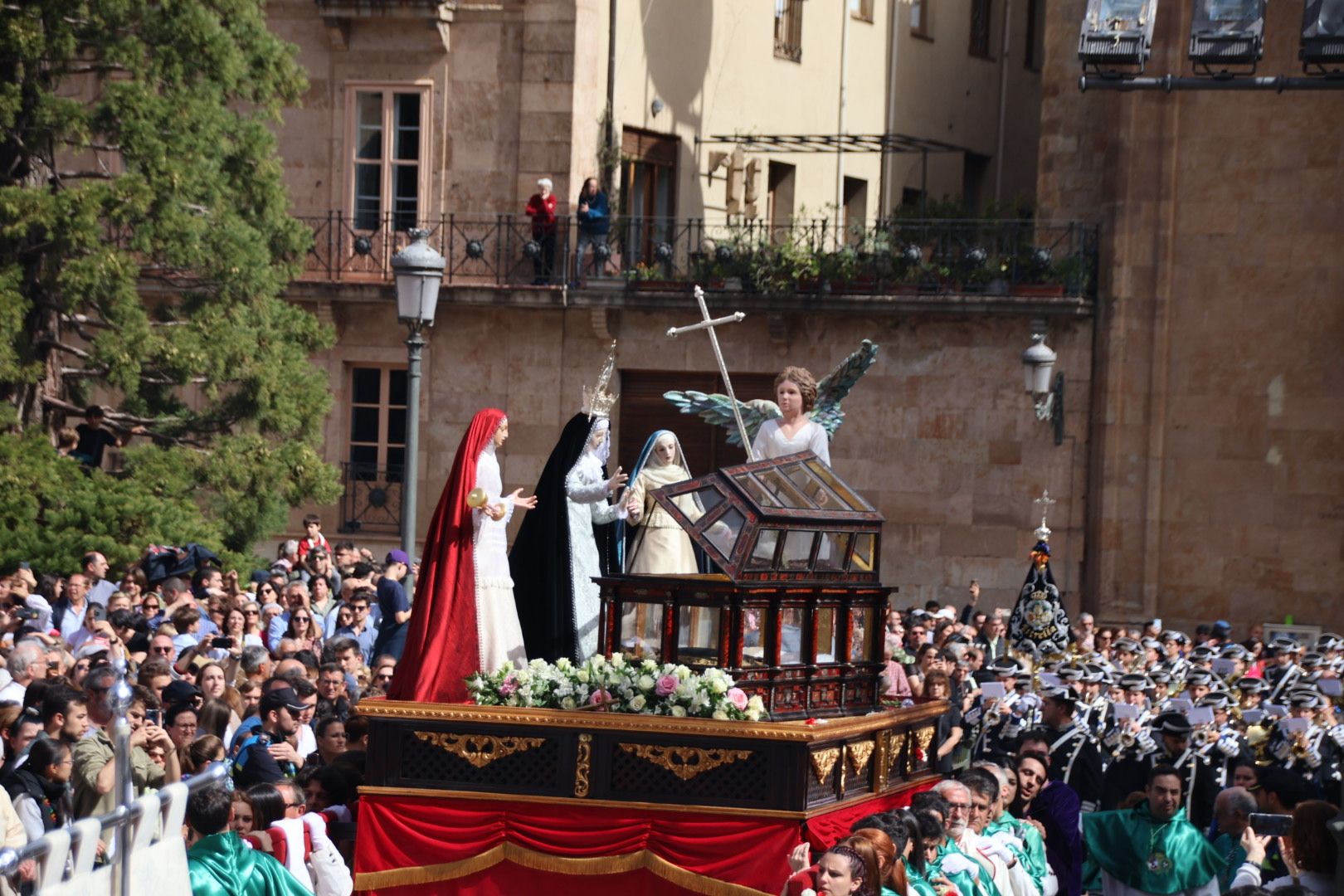 Procesión conjunta de Resurrección de la Cofradía de la Vera Cruz