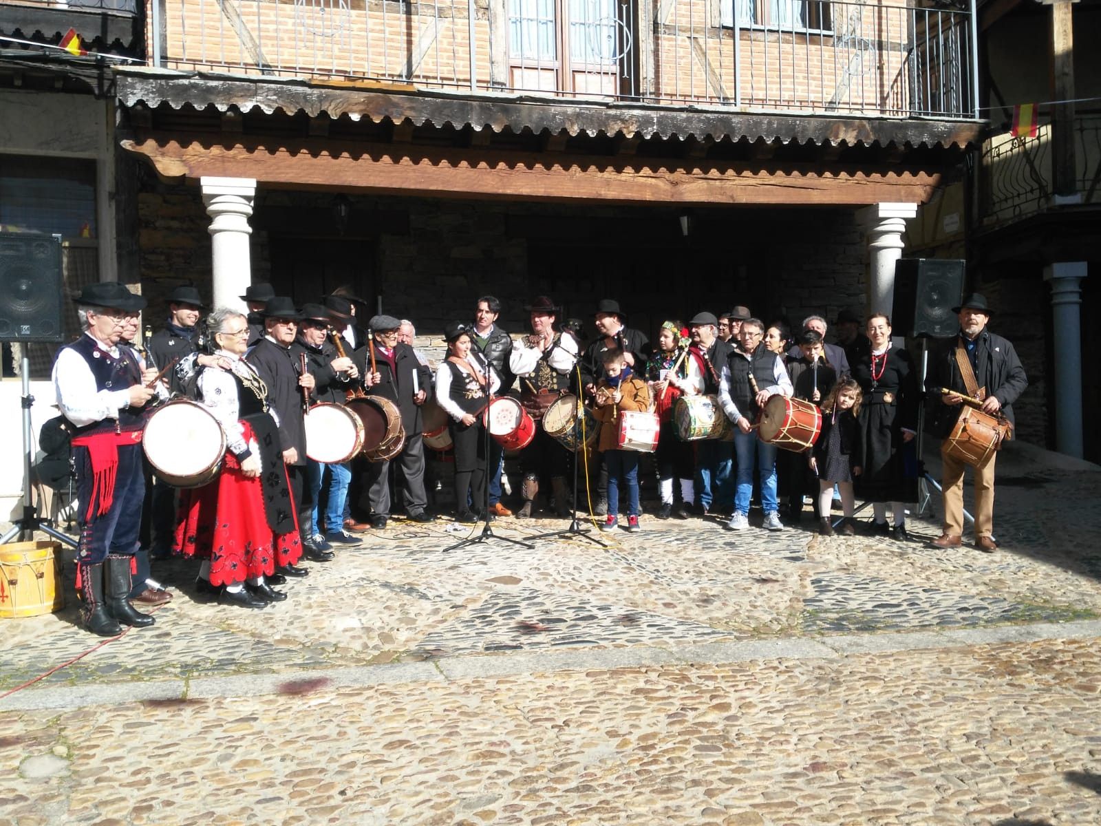  Festival de tamborileros en valero (2) 