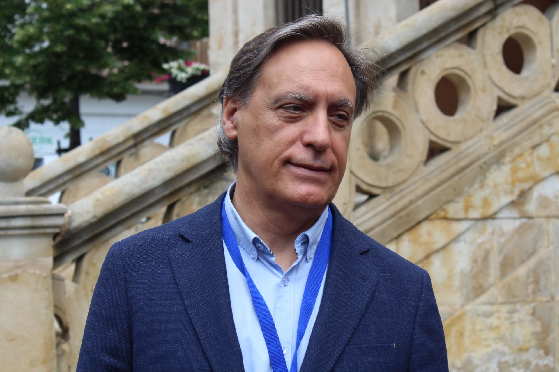 Carlos García Carbayo ejerce el derecho a voto