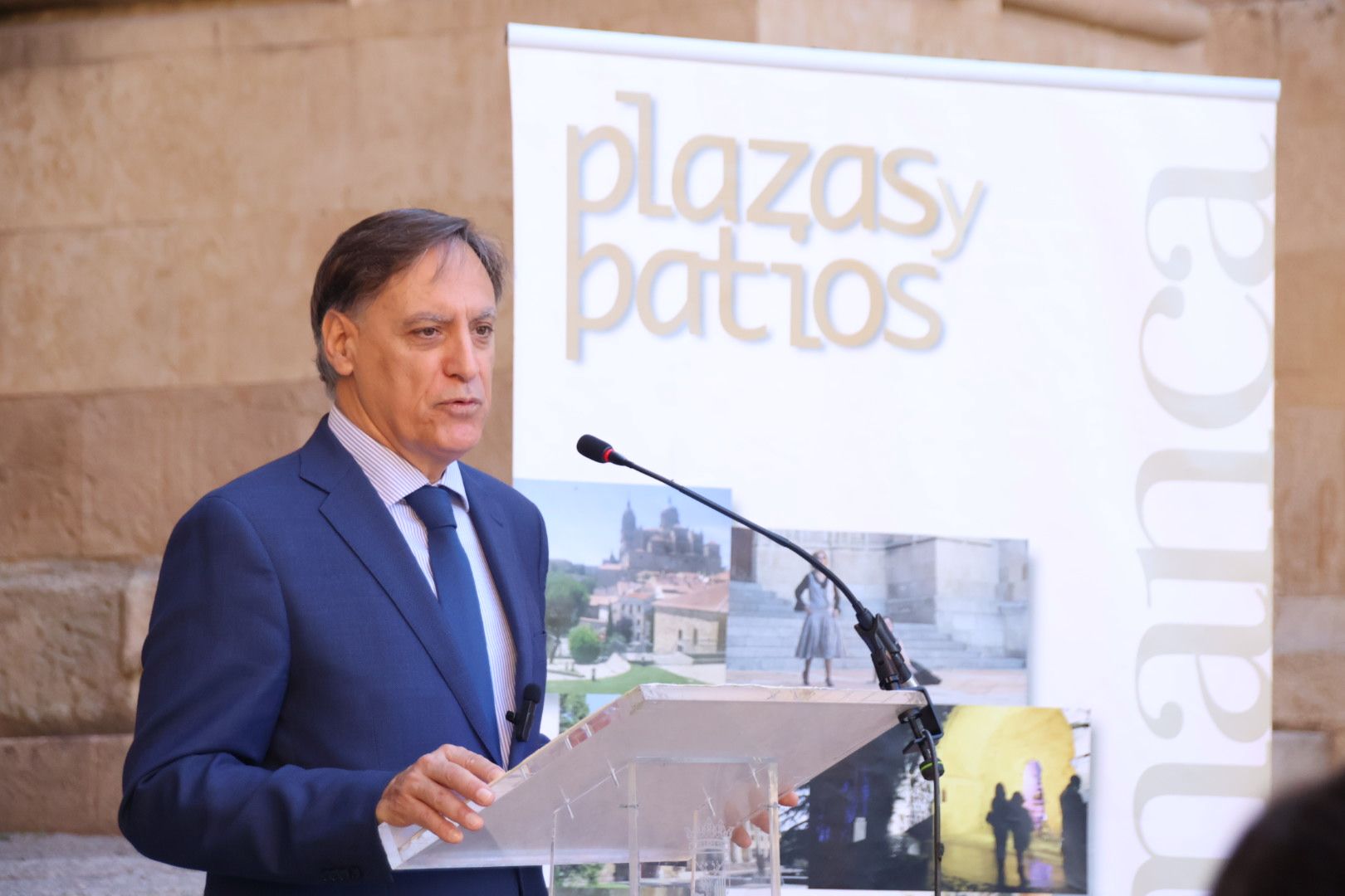 Carlos García Carbayo, presenta una nueva edición del programa Plazas y Patios