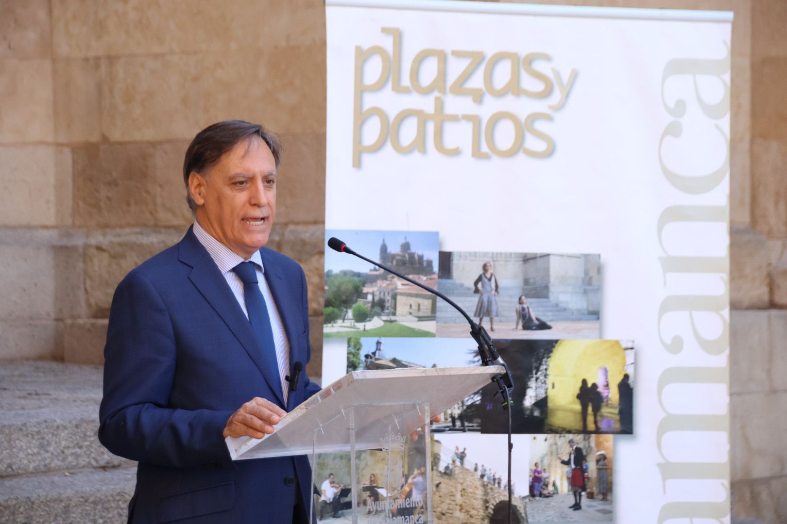 Carlos García Carbayo, presenta una nueva edición del programa Plazas y Patios 4635