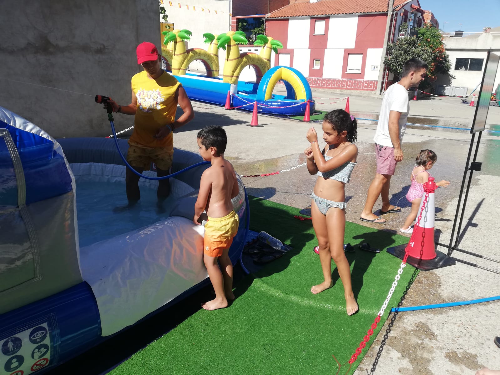 GALERÍA | Peñarandillaa y sus toboganes de agua por las fiestas