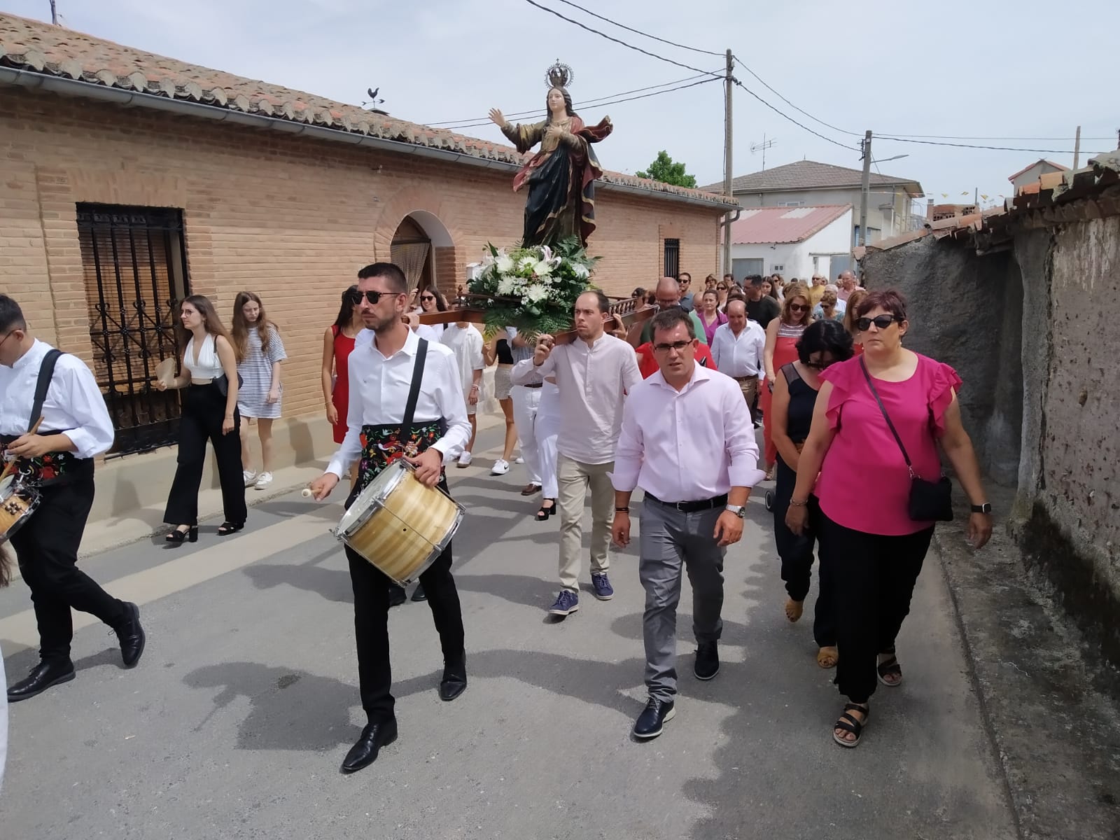 Procesión en Peñarandilla en honor a Ntra. señora de la Asunción 