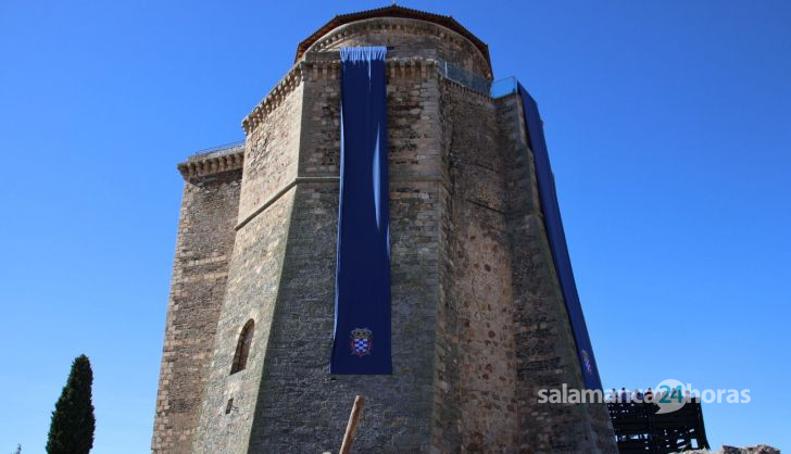 Declaraciones por el tema de la bandera en el castillo de Alba