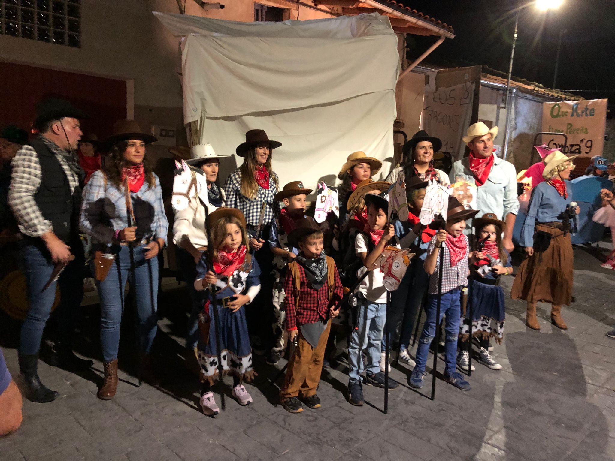 Concurso y desfile de carrozas en Pereña de la Ribera. Fotos S24H (16)