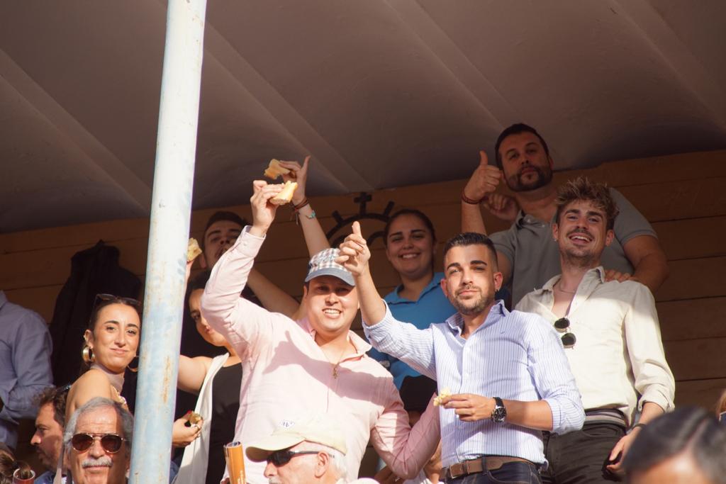 Resumen fotográfico del ambiente en los tendidos de La Glorieta durante la corrida de ‘El Vellosino’