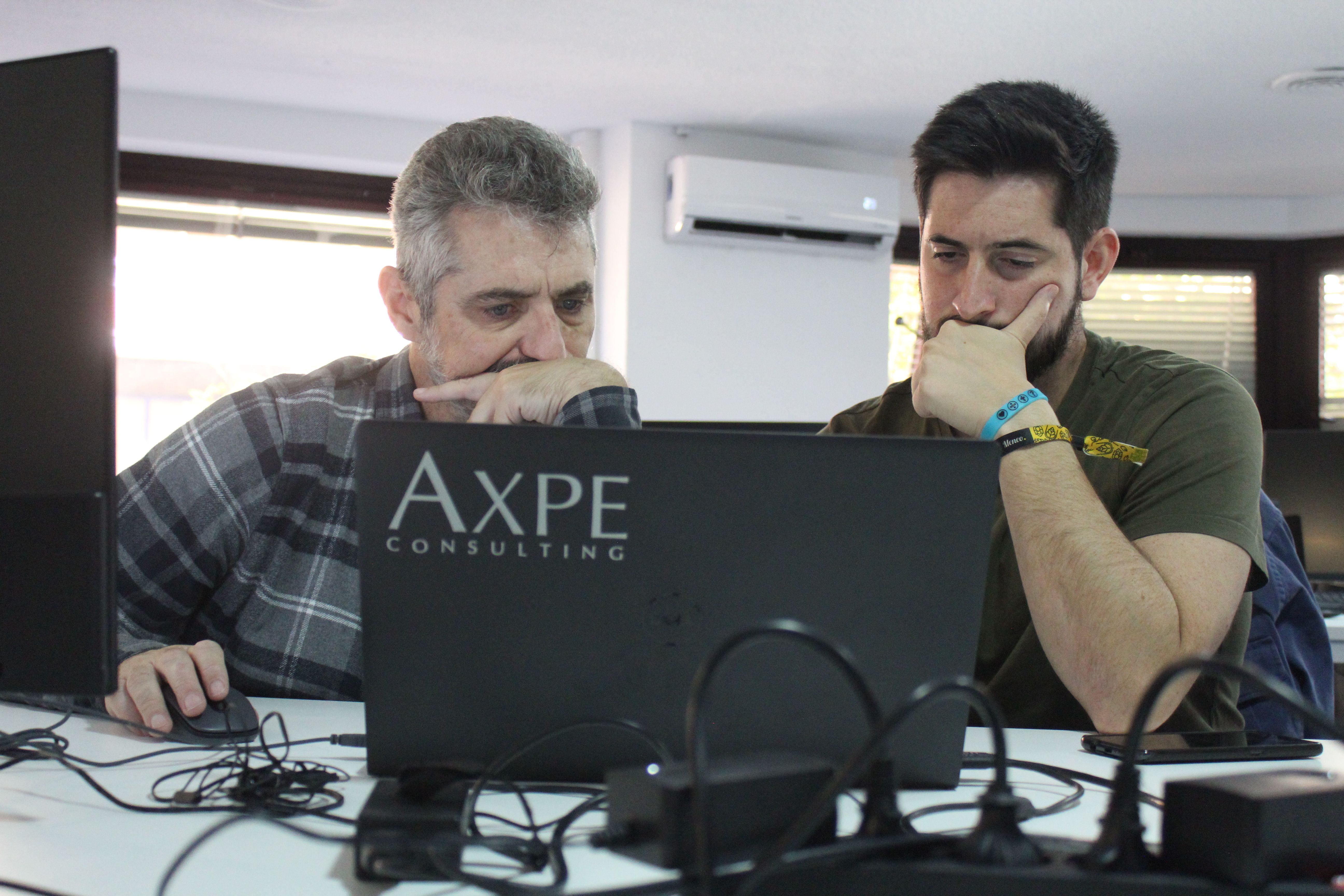 Inauguración de Uxcale en las oficinas de AXPE