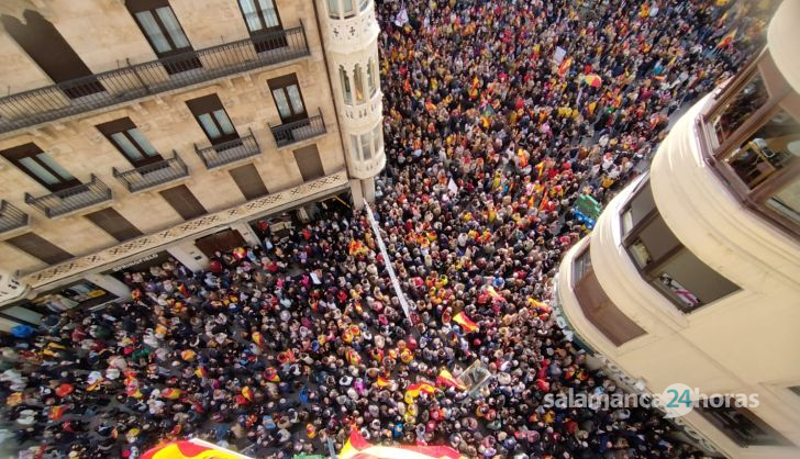 Multitudinaria protesta del Partido Popular contra la amnistía en Salamanca. Fotos Andrea M.