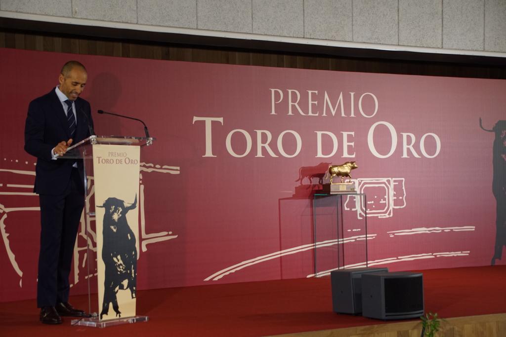 Entrega del premio del Toro de Oro a la ganadería de Vellosino por la Feria Taurina 2023 | Fotos: Juanes