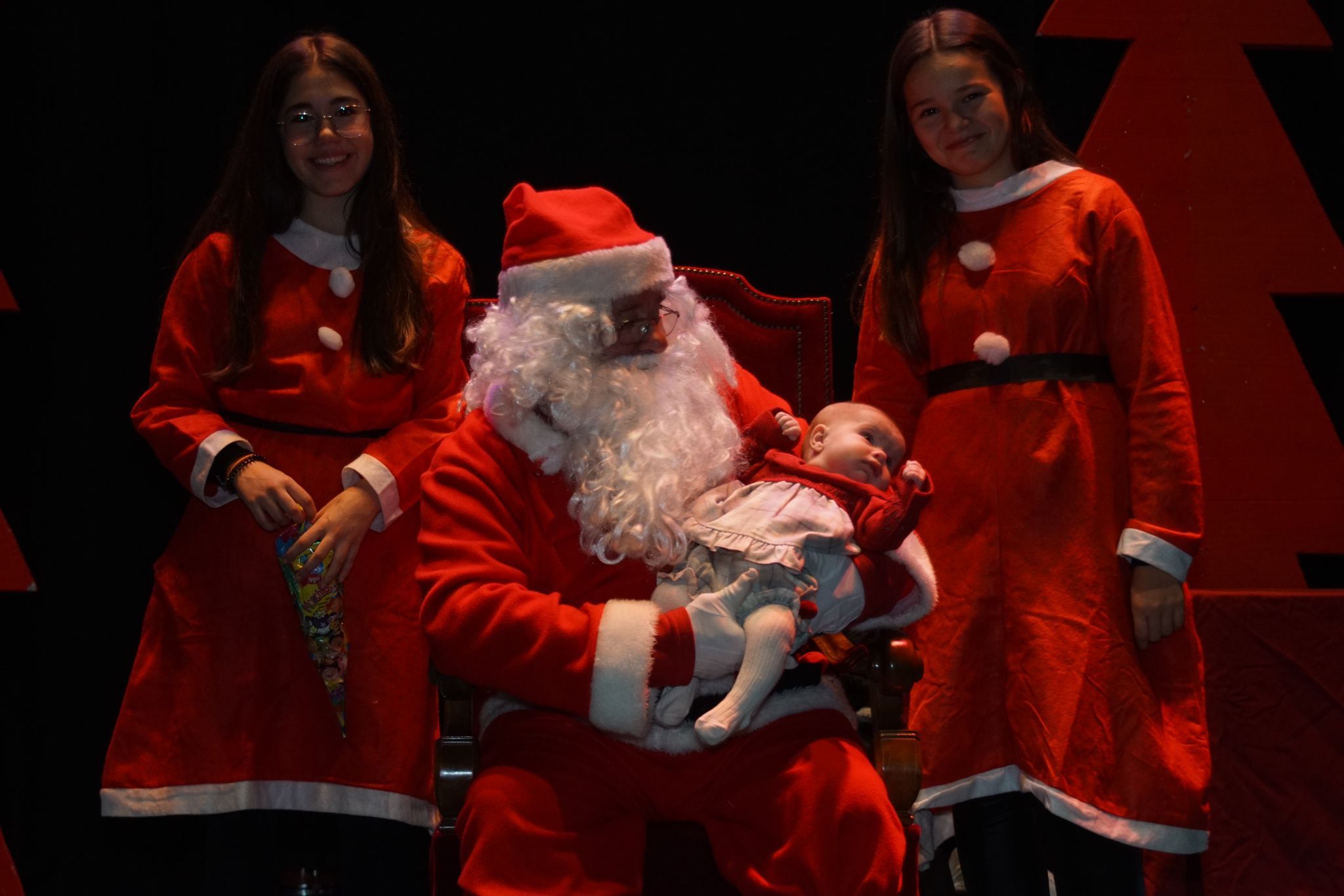 Papá Noel para en Alba de Tormes para ultimar los pedidos de los más pequeños de la casa