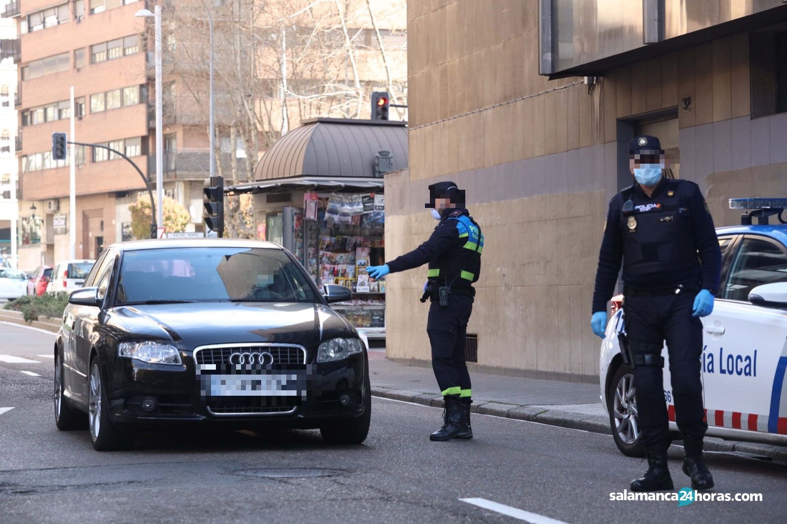  Controles Policía Local y Policía Nacional en avenida de Italia con coches por el coronavirus (23 3 2020) (3) 