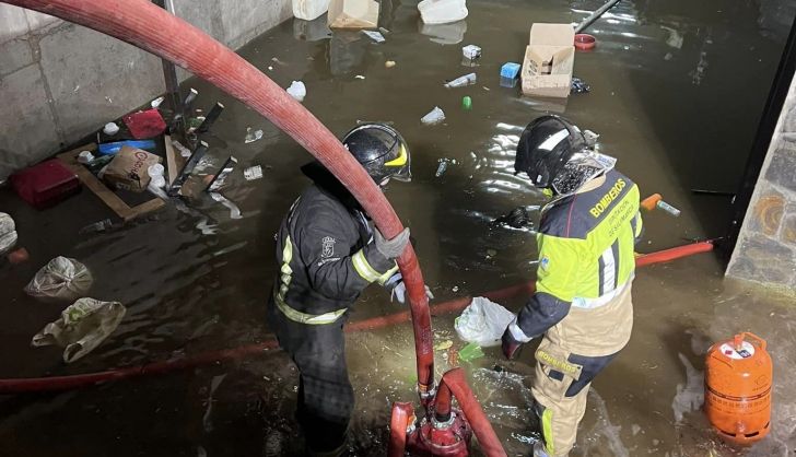 Inundación en Villar de Peralonso. Foto Bomberos de Ledesma 