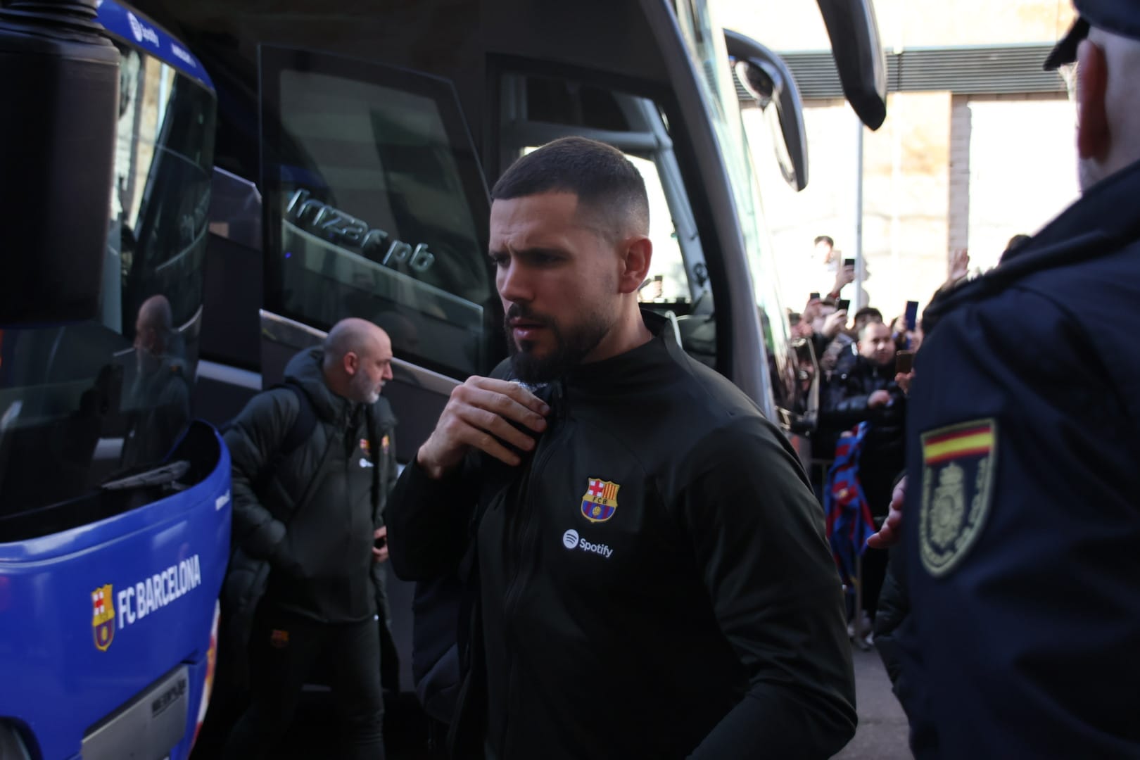Llegada de los jugadores del FC Barcelona a su hotel en Salamanca 