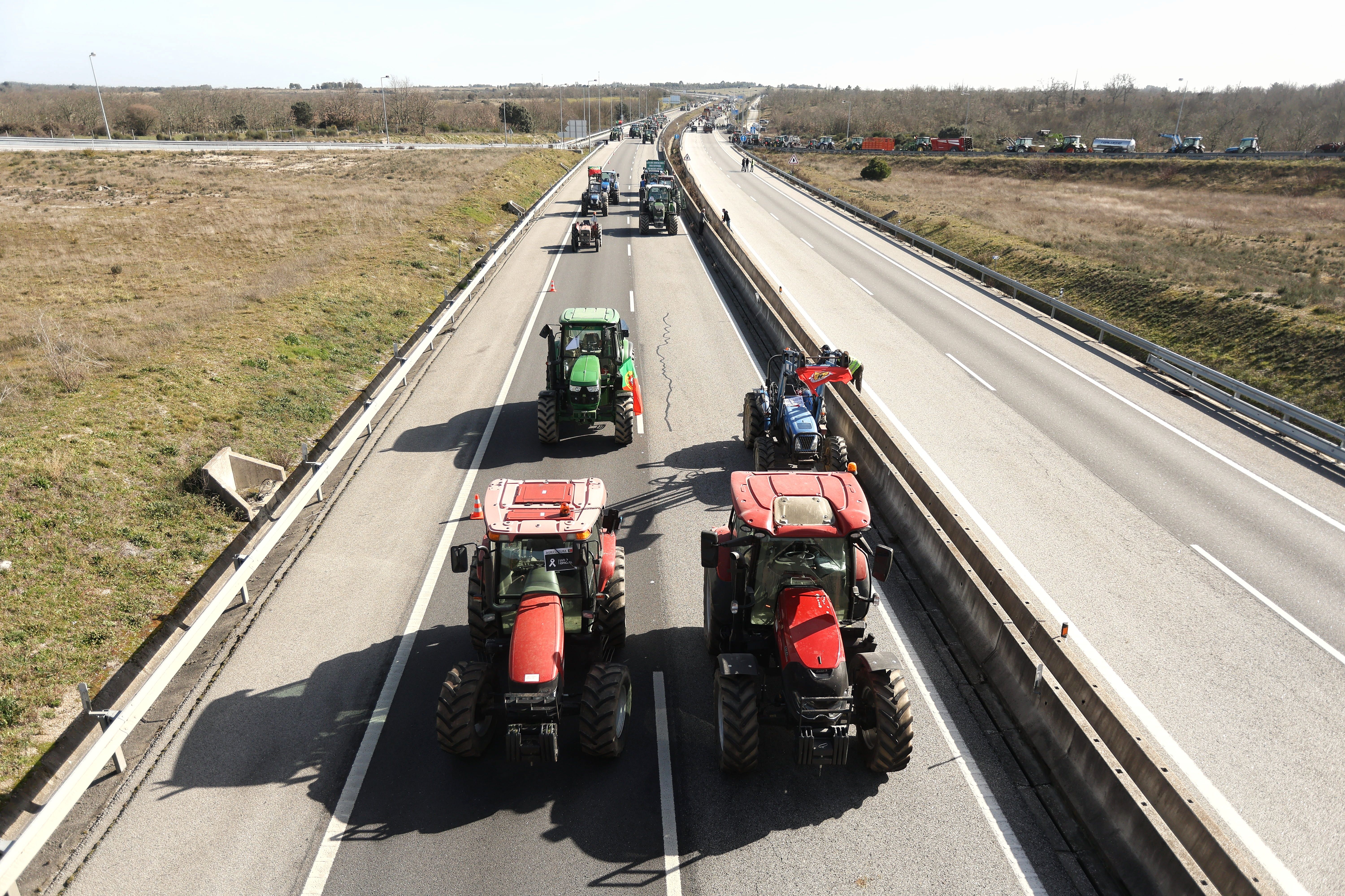 GALERÍA | Cortada la A-62 en Fuentes de Oñoro por las movilizaciones de agricultores portugueses. Vicente | ICAL