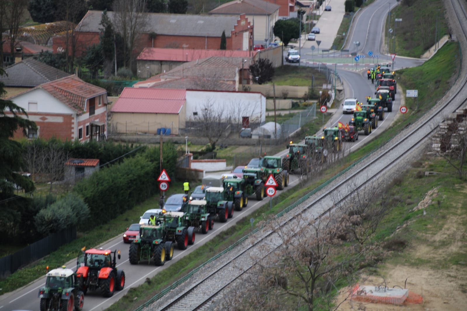 Tractores por la carretera de Aldealengua. Fotos Javier S (3)