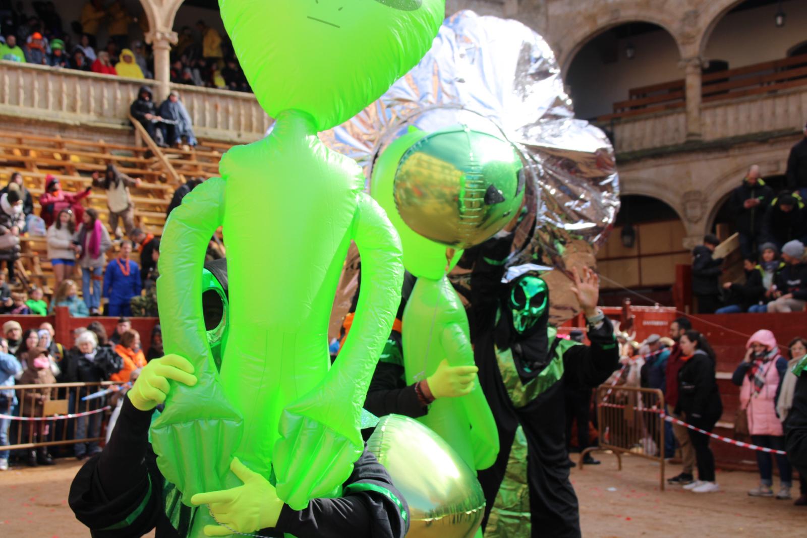 Desfile de disfraces callejeros del Carnaval del Toro. Foto: Verónica Tapia 