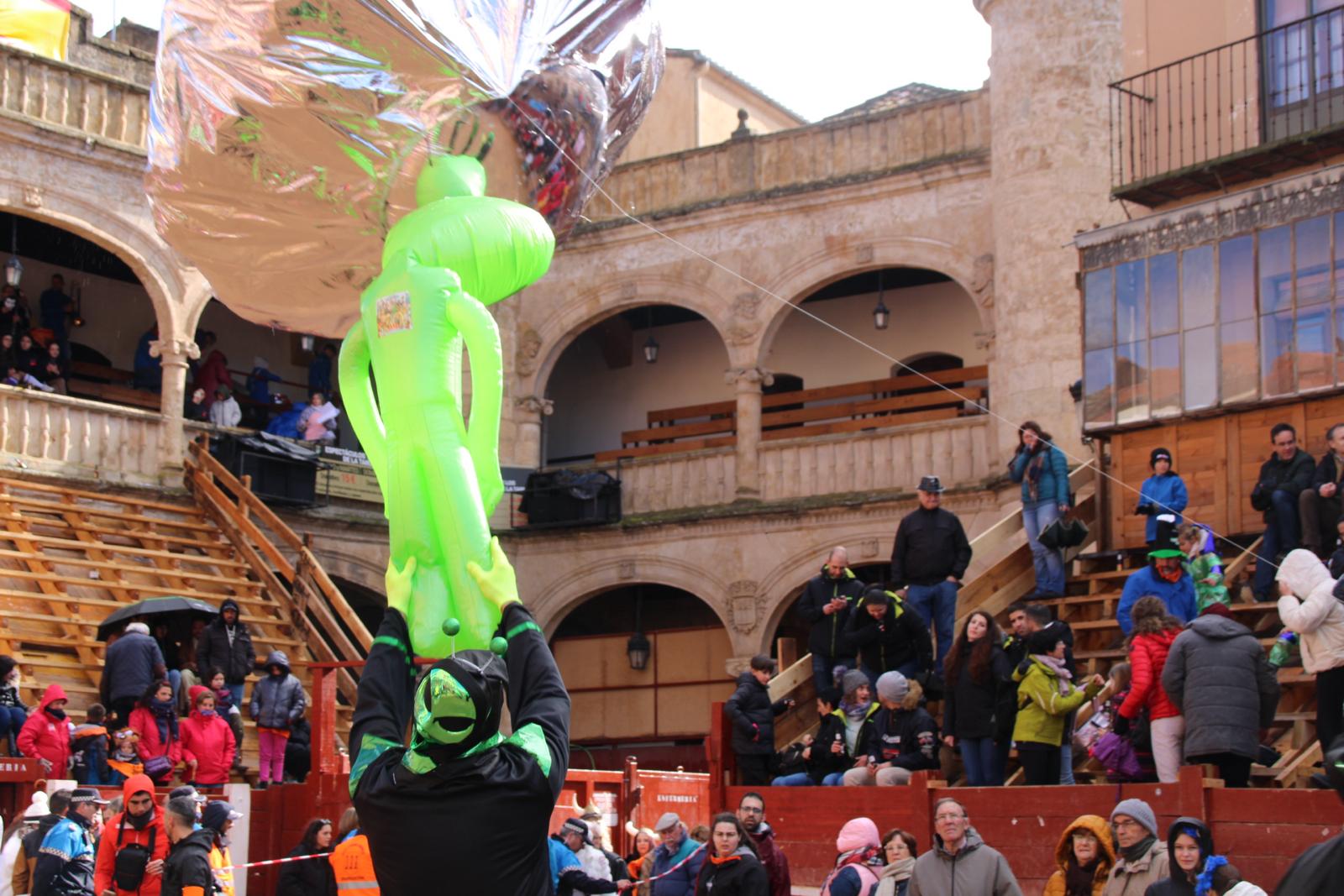 Desfile de disfraces callejeros del Carnaval del Toro. Foto: Verónica Tapia 