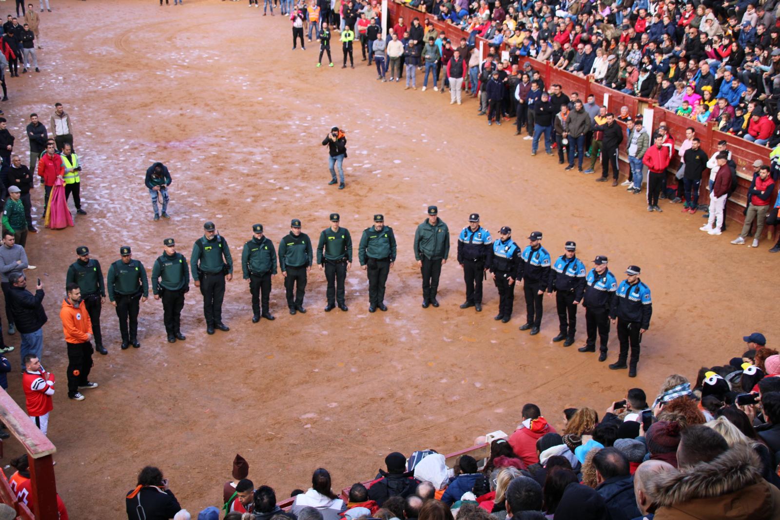 Minuto de silencio en Ciudad Rodrigo por la muerte de dos agentes de la Guardia Civil en Barbate 
