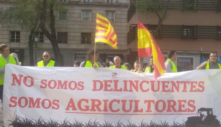 Presencia de agricultores y ganaderos en Madrid. Foto @UniondeUniones