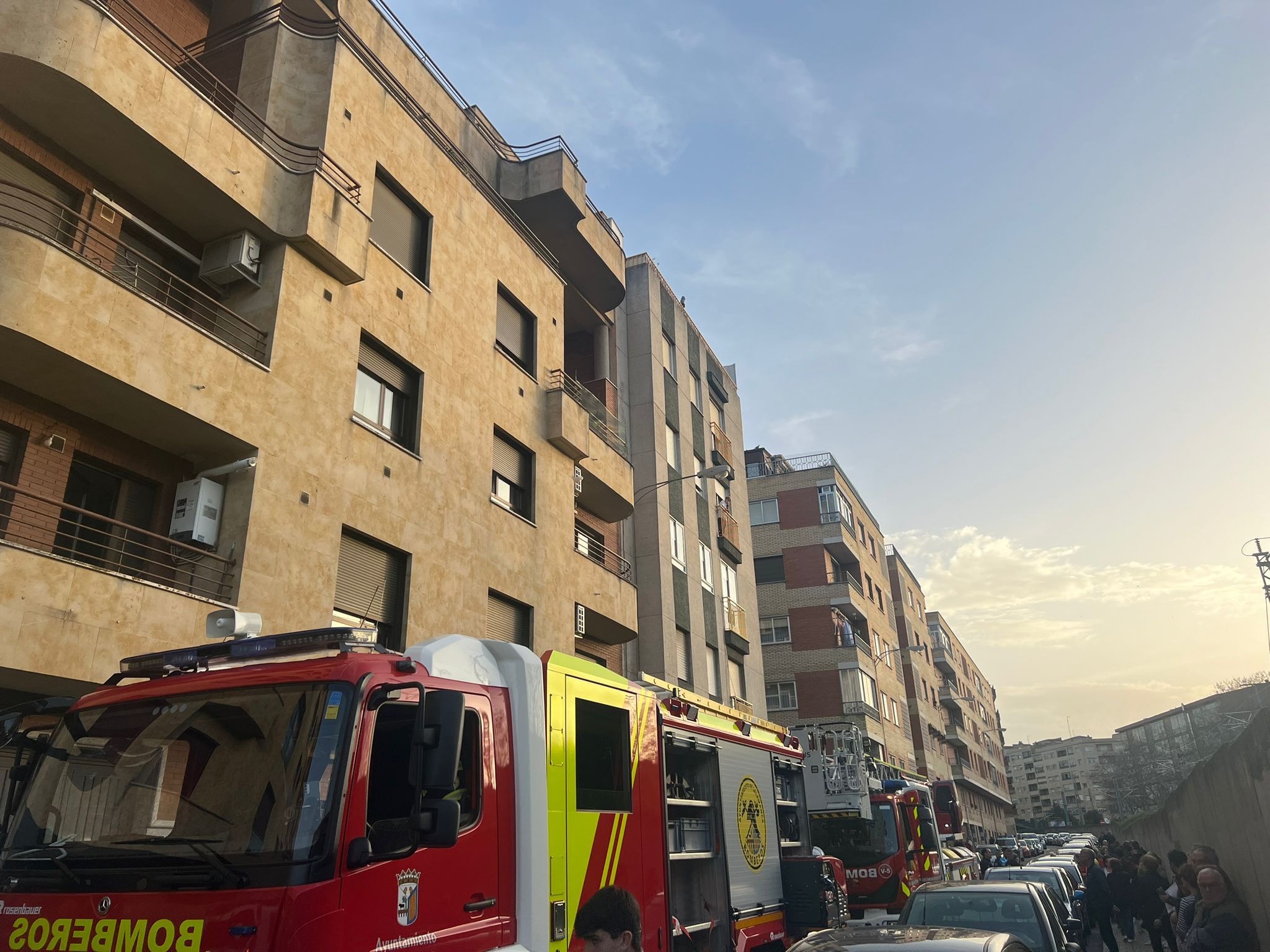 GALERÍA | Incendio en una vivienda de la calle Espronceda