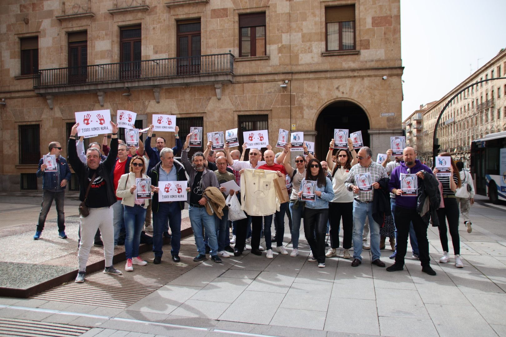 Concentración de funcionarios de prisión frente a la Subdelegación de Salamanca. Fotos Andrea M.