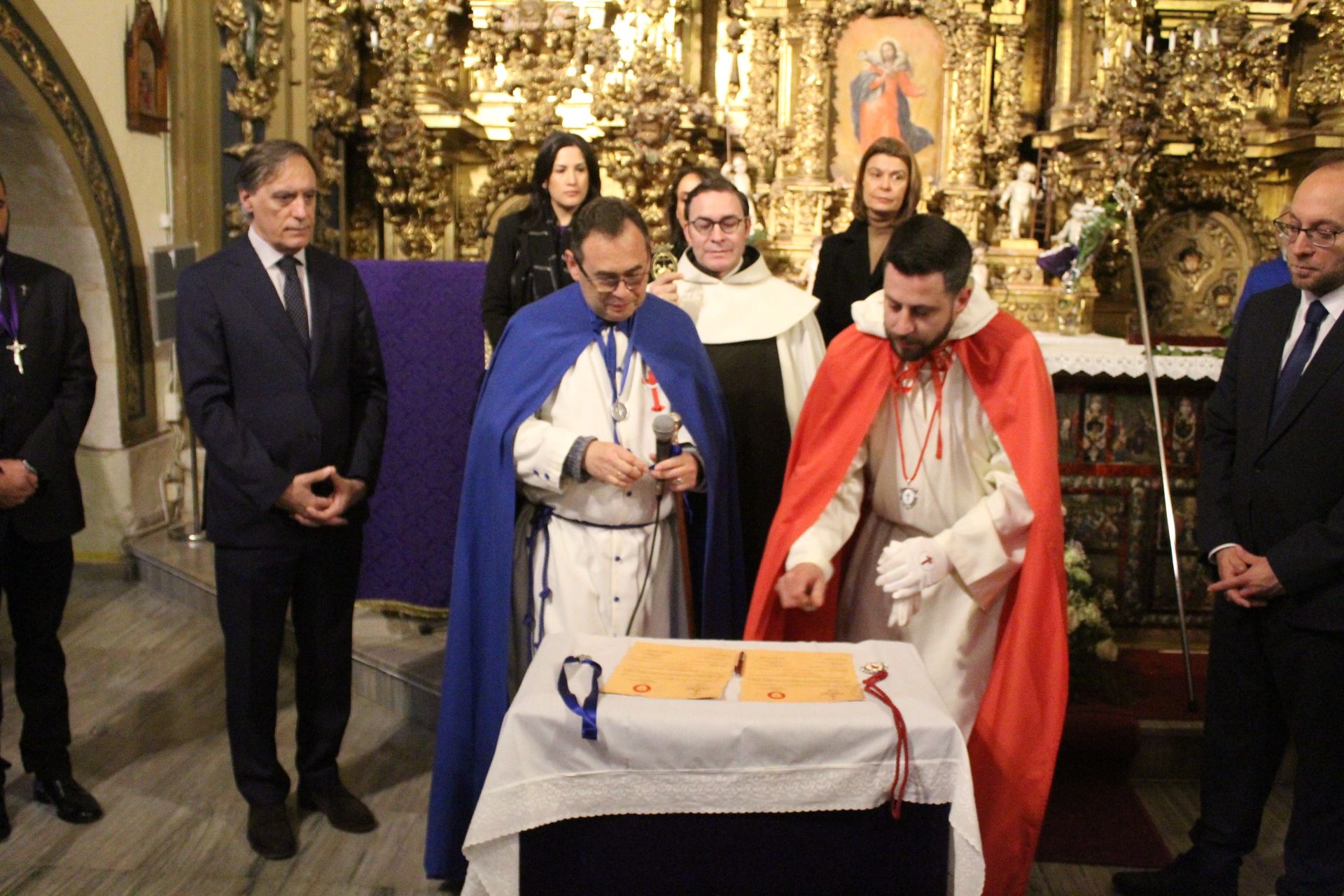  El alcalde de Salamanca, Carlos García Carbayo, asiste al acto de hermanamiento entre la Ilustre Cofradía de la Santa Vera Cruz y la Hermandad del Santísimo Cristo de la Expiración-Cofradía del Silencio de Ciudad Rodrigo.