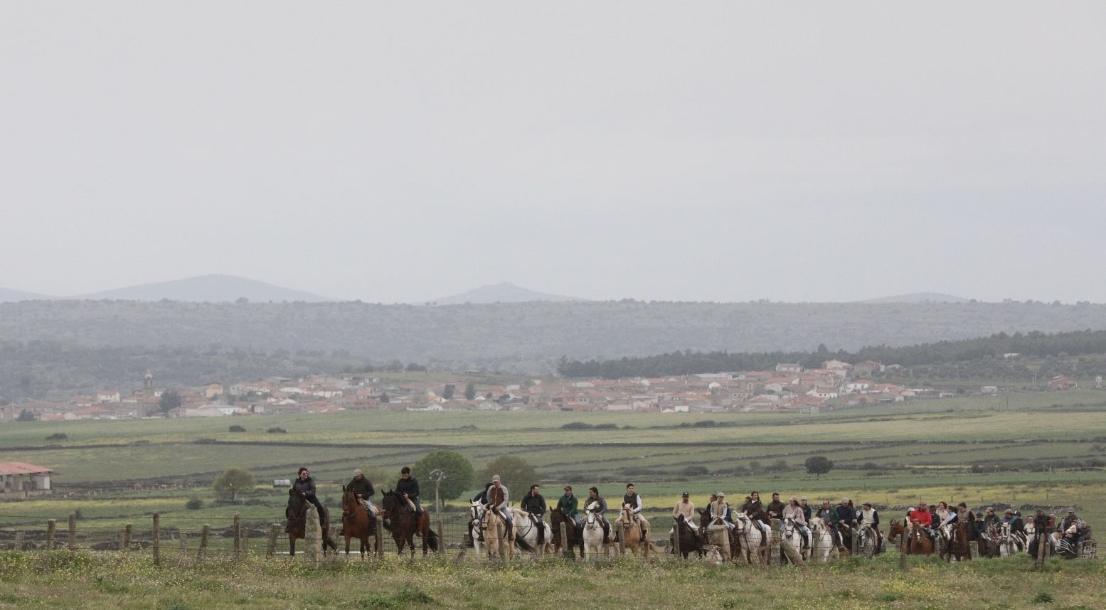 GALERÍA  Medio centenar de jinetes participan en la 'I Ruta a caballo de Siega Verde'. Fotos Siega Verde (4)