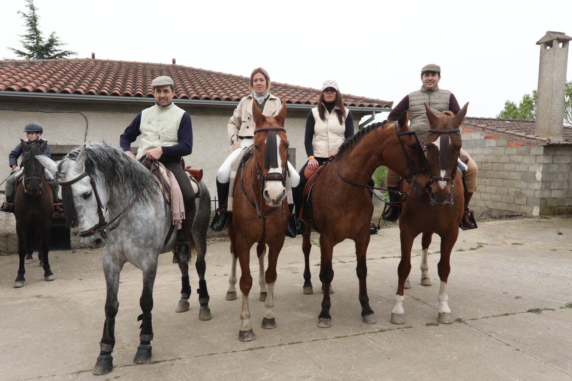 GALERÍA  Medio centenar de jinetes participan en la 'I Ruta a caballo de Siega Verde'. Fotos Siega Verde (11)
