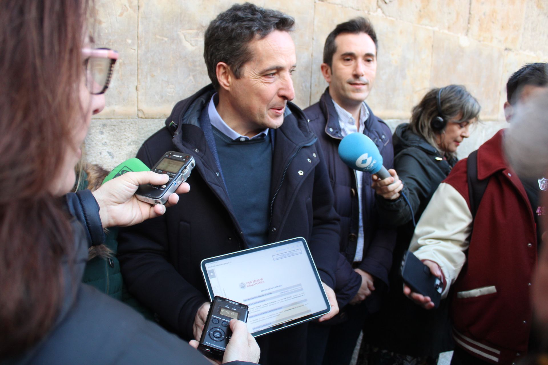  Juan Manuel Corchado anuncia el registro de su candidatura.