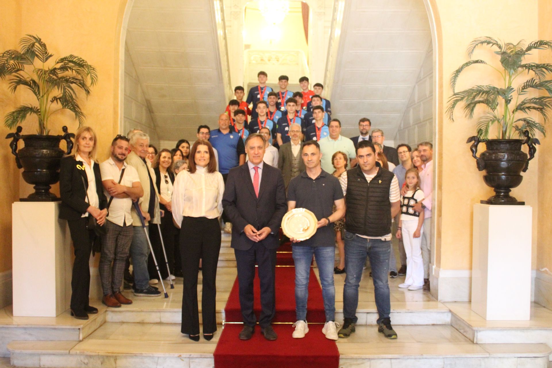 El alcalde recibe a los subcampeones de España, Unionistas FS Salamanca.