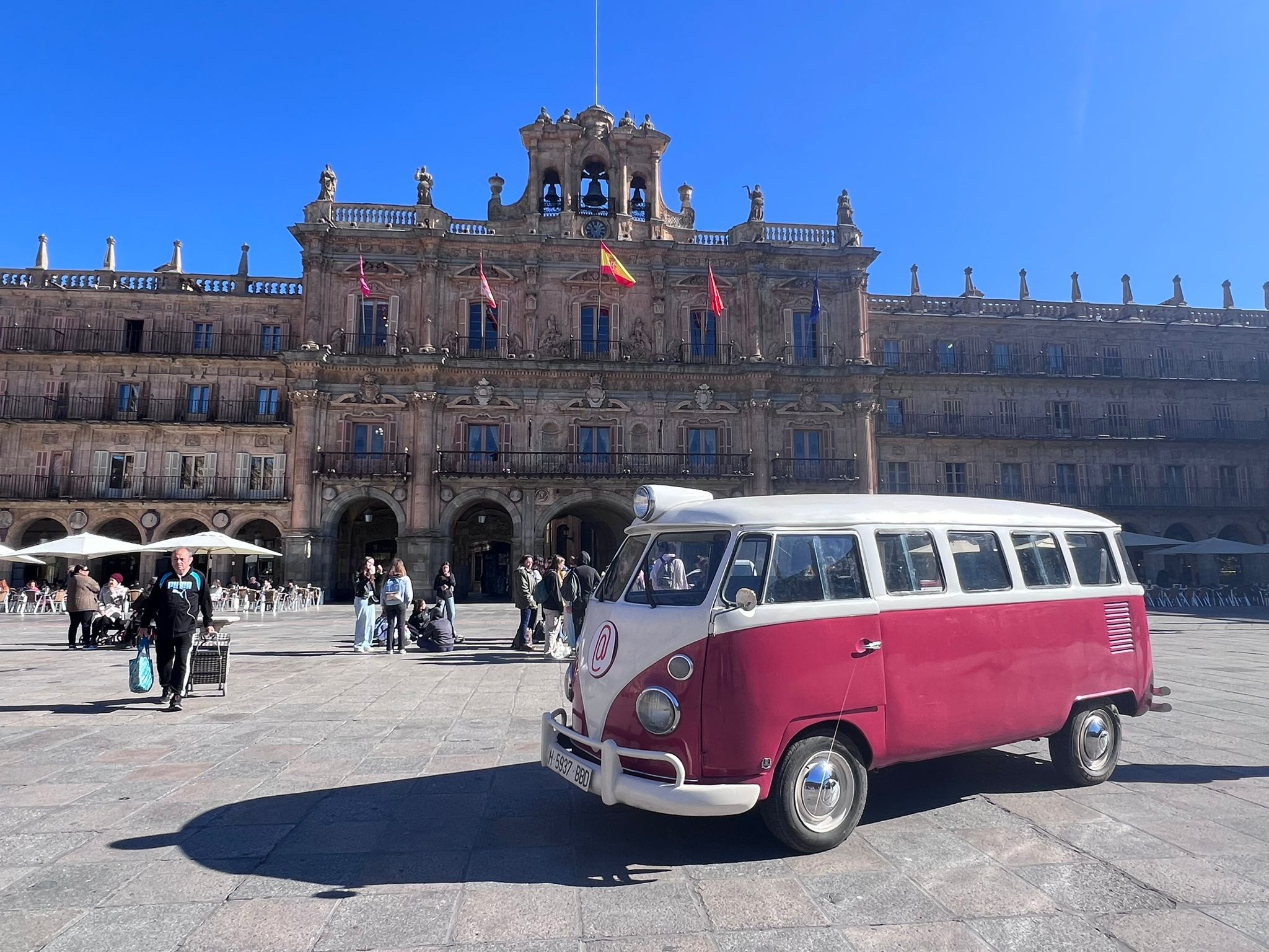 Rodaje de 'La caravana educativa' en la Plaza Mayor de Salamanca 