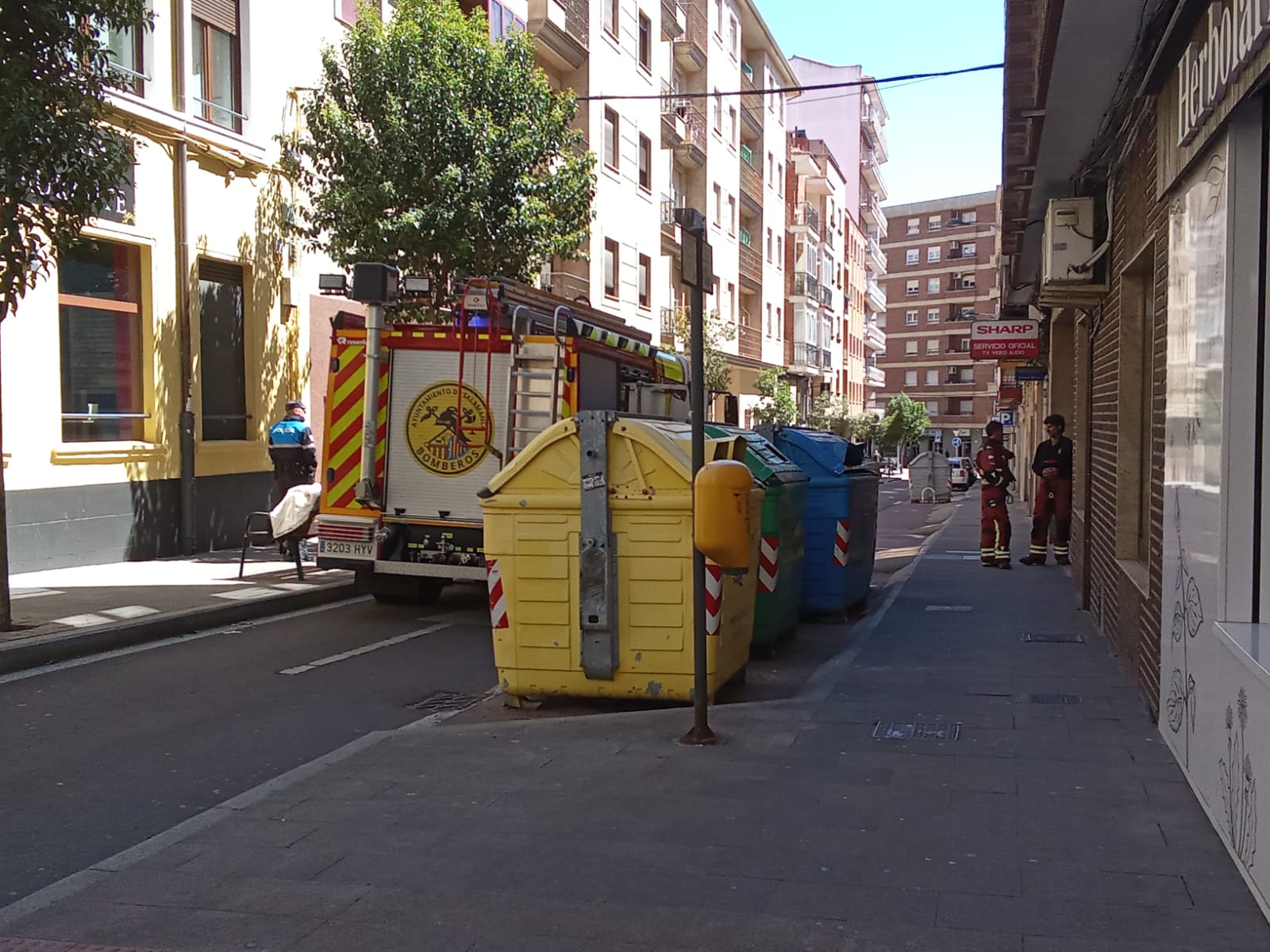 GALERÍA | Escape de humo en un garaje de la calle Juan de Argüelles