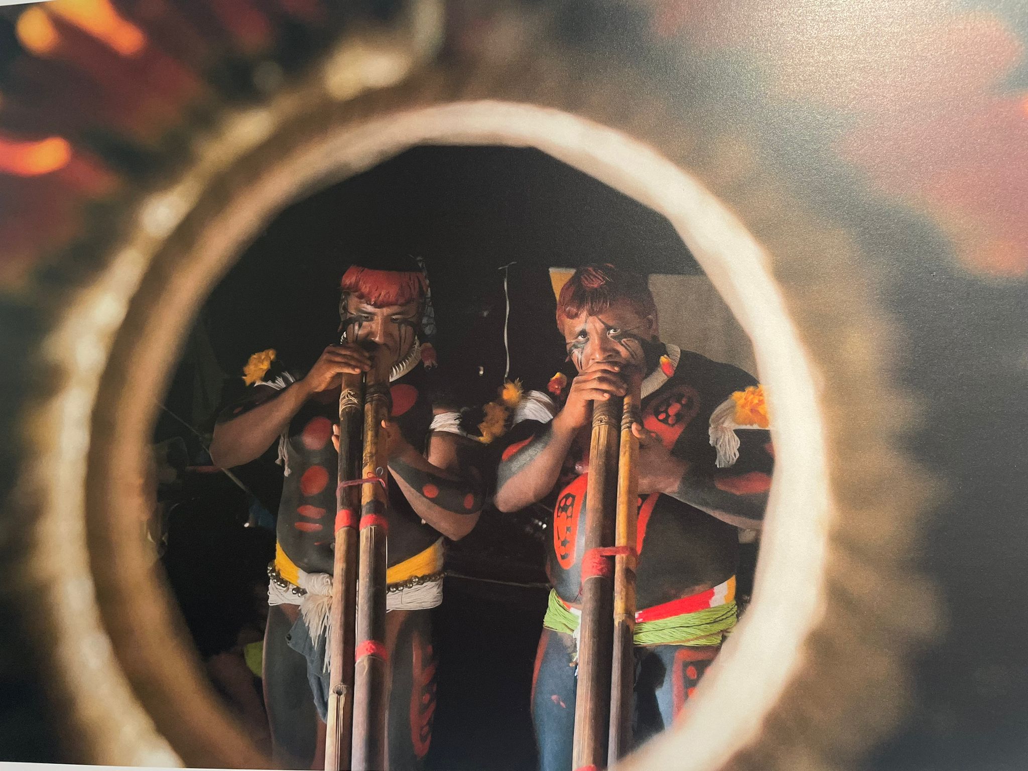 Fotografía 'Melodías ancesrales', flautistas Yaluithe Mehinako y Mayawari Mehinako 