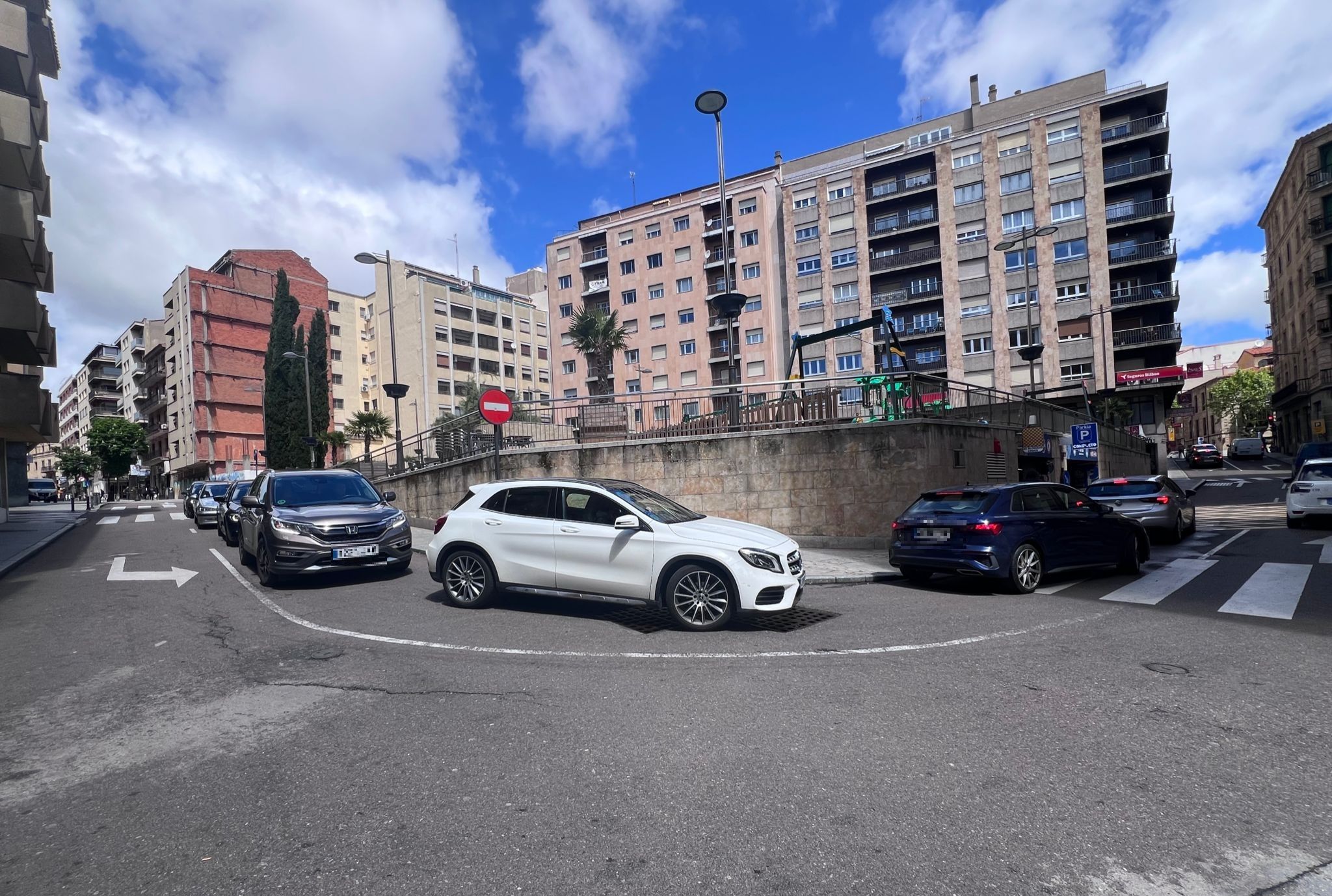 Largas colas en los aparcamientos de Salamanca capital por el puente del 1 de mayo. Fotos S24H (4)