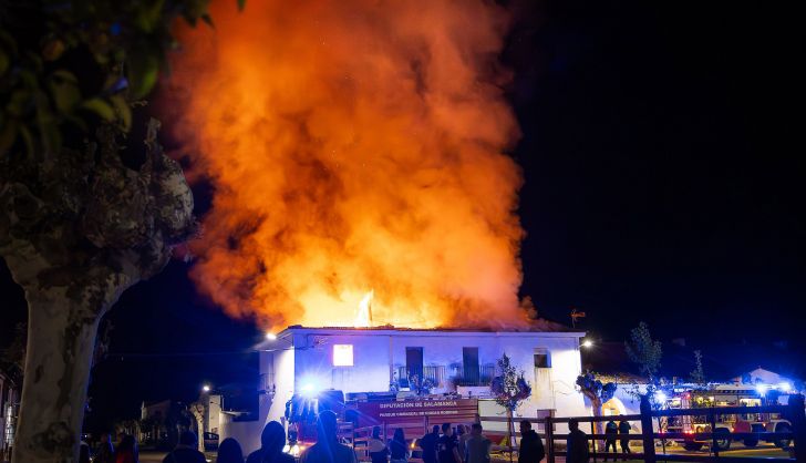 Incendio en dos viviendas en Águeda. Vicente. ICAL 