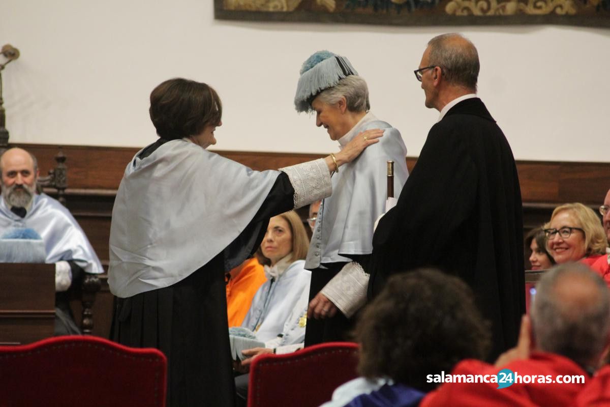  Ceremonia Doctoras Honoris Causa Victoria Camps Adela Cortina presencia Carmen Calvo (123) 